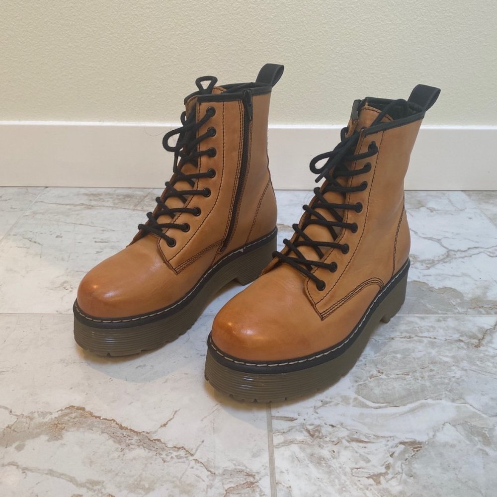 ROOLEE Elvis Platform Boots in Peru Size 7